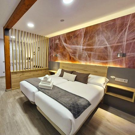 Feeling Home - Suites&Rooms León Zewnętrze zdjęcie