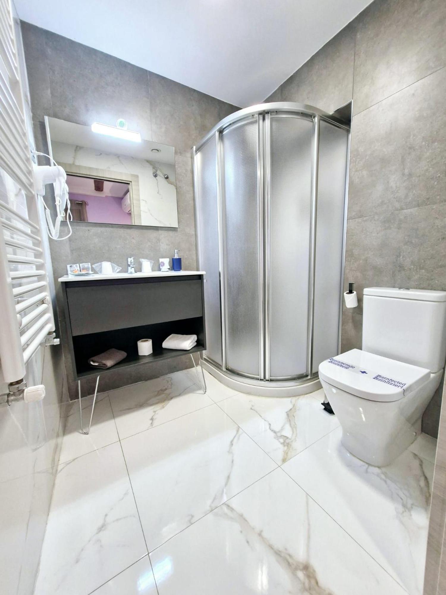 Feeling Home - Suites&Rooms León Zewnętrze zdjęcie
