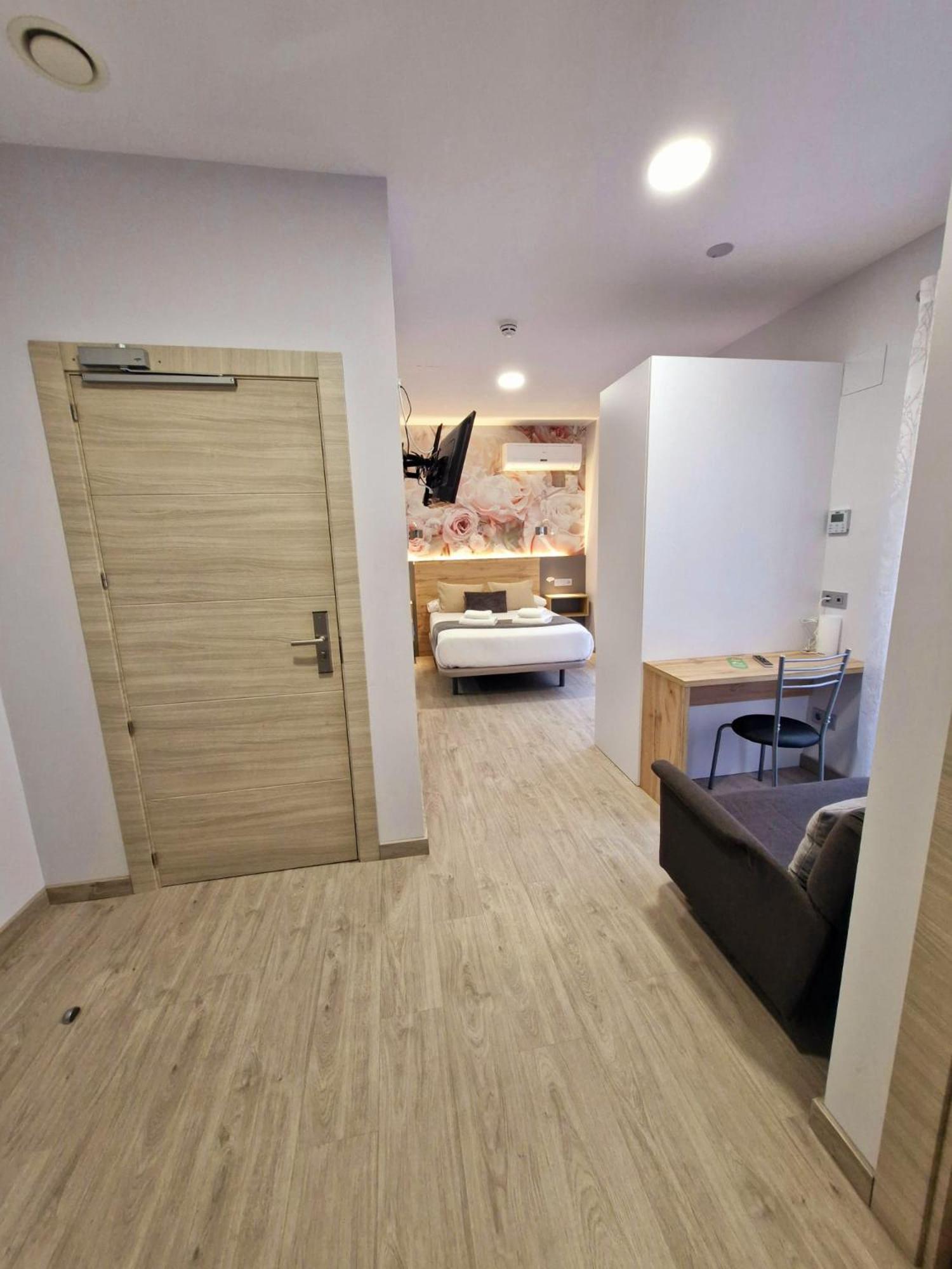 Feeling Home - Suites&Rooms León Zewnętrze zdjęcie
